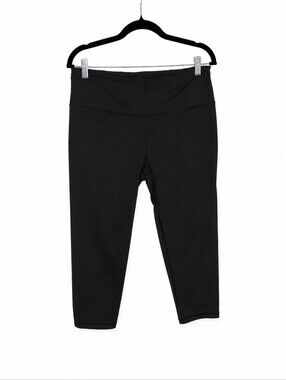 Victoria Sport Black High Rise Cropped Athletic Leggings Capri Workout Yoga Pant